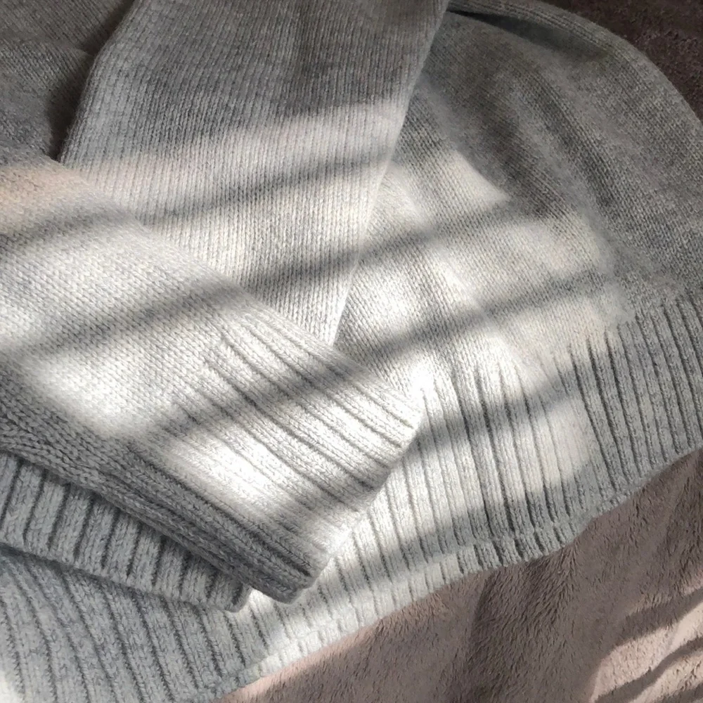 COPY - Italian merino blend  yarn grey sweater - Picture 6 of 8